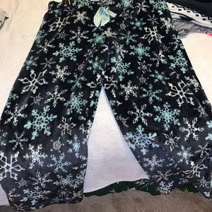 Snowflake PJ pants - plus size